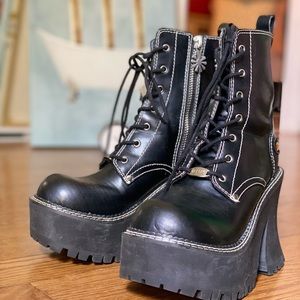 dELiA*s by Dolls Kill Chunky Boots
